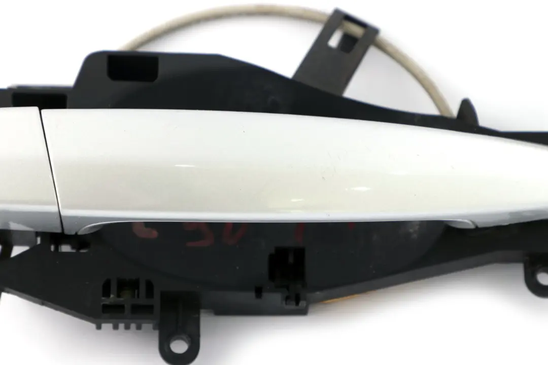 Completo Asidero Trasero Derecho Titansilber Plata para BMW E90 E91 LCI con número de pieza 7060299 BMW E90 E91 LCI Completo Asidero Trasero Derecho Titansilber Plata - SKU 7060299-TS - Número de pieza 7060299