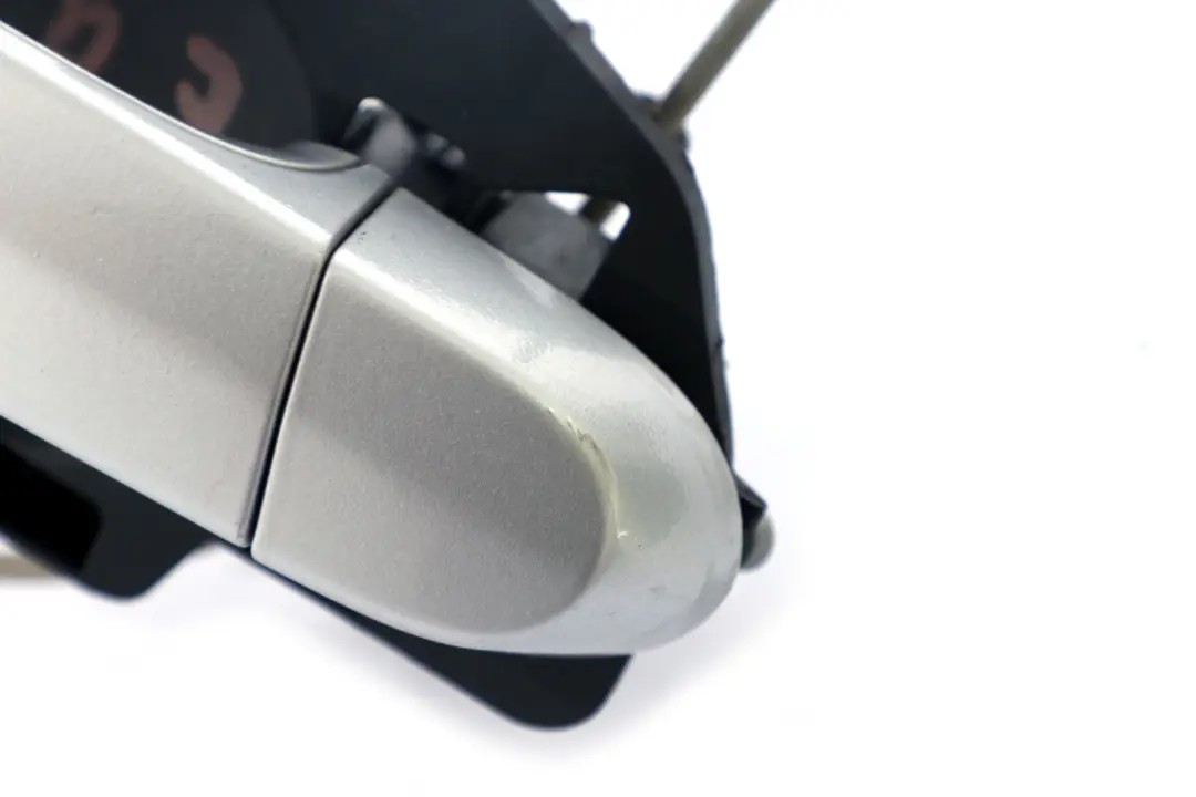 Uchwyt tył prawy srebrny do BMW E90 E91 LCI o numerze 7060299 BMW E90 E91 LCI Uchwyt tył prawy srebrny - SKU 7060299-TS - Numer Części 7060299