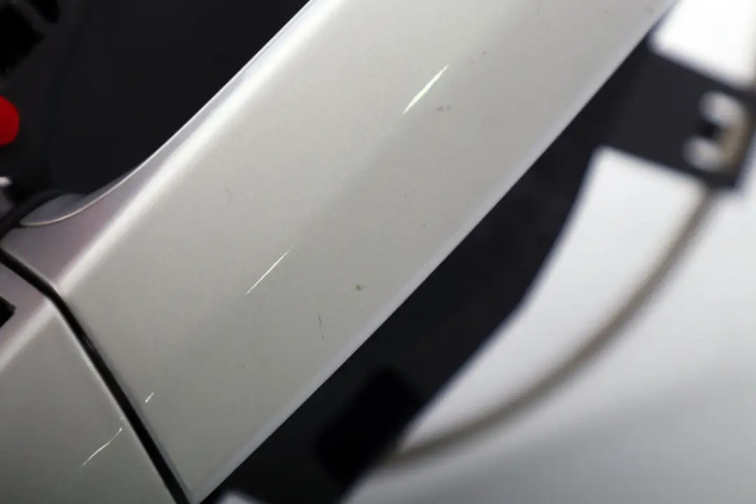 Handle BAR Posteriore Sinistra Argento-Titanio per BMW E90 E91 LCI con numero di parte 7060299 BMW E90 E91 LCI Handle BAR Posteriore Sinistra Argento-Titanio - SKU 7060299-TS1 - Numero di parte 7060299