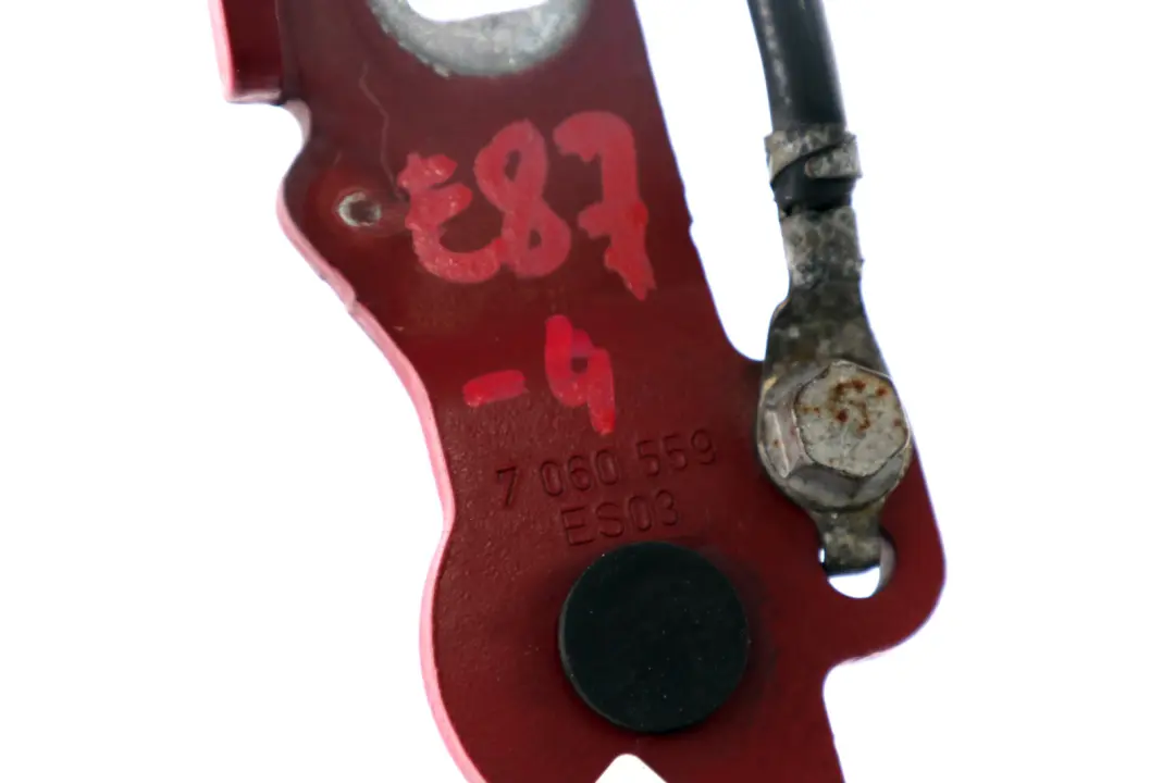 Links Scharnier Frontklappe Links Rot für BMW 1 er E81 E82 E87 E88 mit Teilenummer 7060559 BMW 1 er E81 E82 E87 E88 Links Scharnier Frontklappe Links Rot - SKU 7060559-4 - Teilenummer 7060559