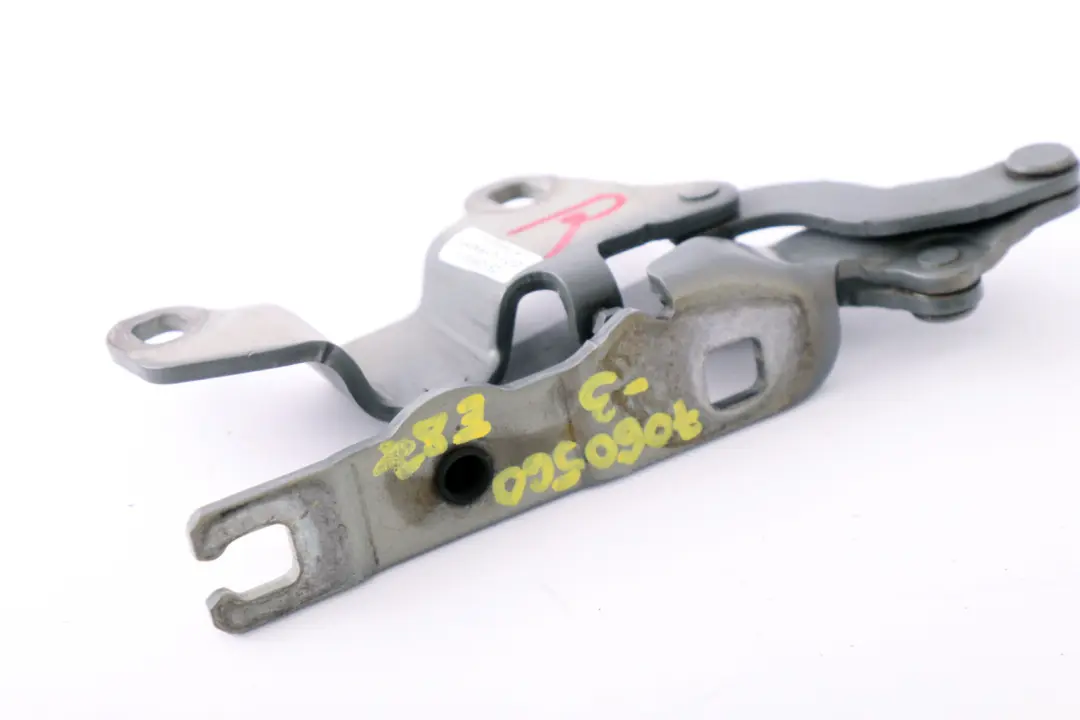 Right O/S Engine Hood Hinge Bonnet Grey to BMW 1 Series E81 E82 E87 E88 3 with Part number 7060560 BMW 1 Series E81 E82 E87 E88 3 Right O/S Engine Hood Hinge Bonnet Grey - SKU 7060560-3 - Part number 7060560