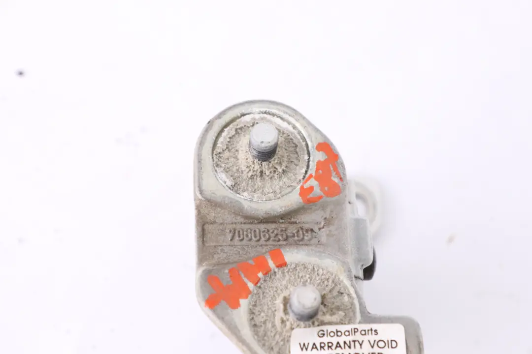 BMW E81 E87 E87 LCI Charniere du couvercle coffre arriere gauche Blanc 7060625 - SKU 7060625-WHI - Numéro de pièce 7067219