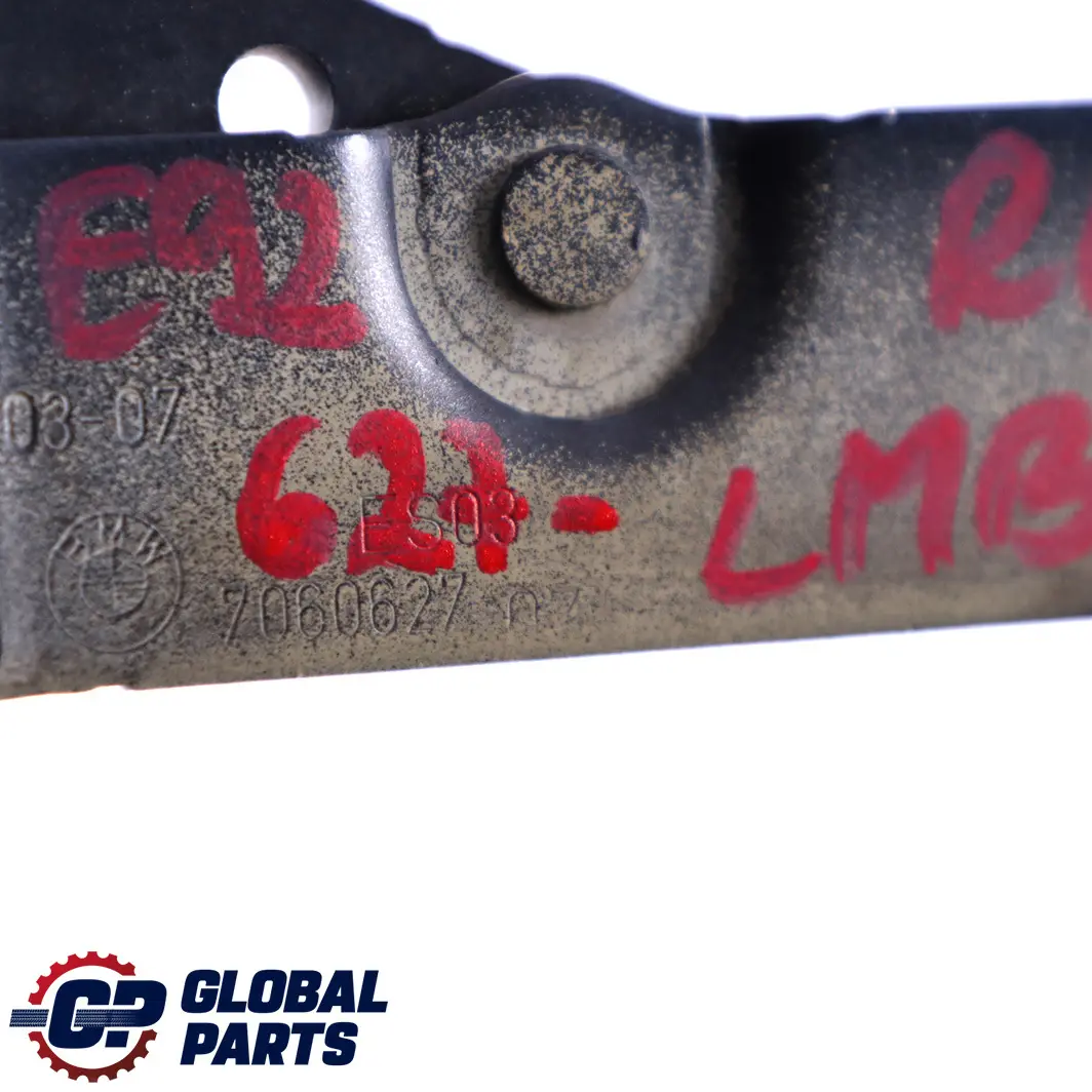 Zawias Klapy Bagażnika Lewy Le Mans Blau do BMW E90 o numerze 7060627 BMW E90 Zawias Klapy Bagażnika Lewy Le Mans Blau - SKU 7060627-LMB - Numer Części 7060627