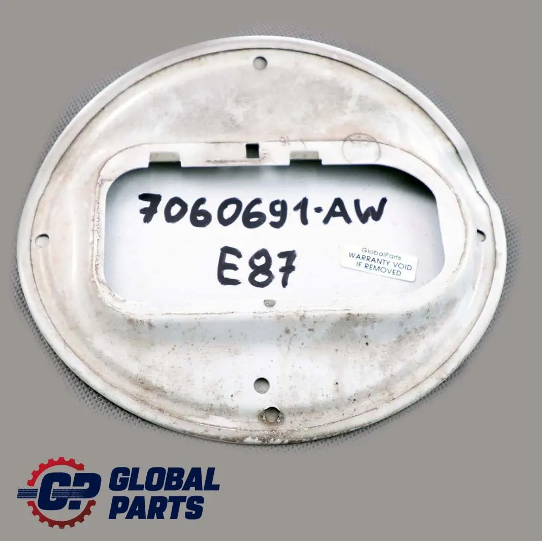 Couvercle trappe remplissage carburant Alpinweiss Alpine White pour BMW E87 à propos du numéro de pièce 7060691 BMW E87 Couvercle trappe remplissage carburant Alpinweiss Alpine White - SKU 7060691-AW - Numéro de pièce 7060691