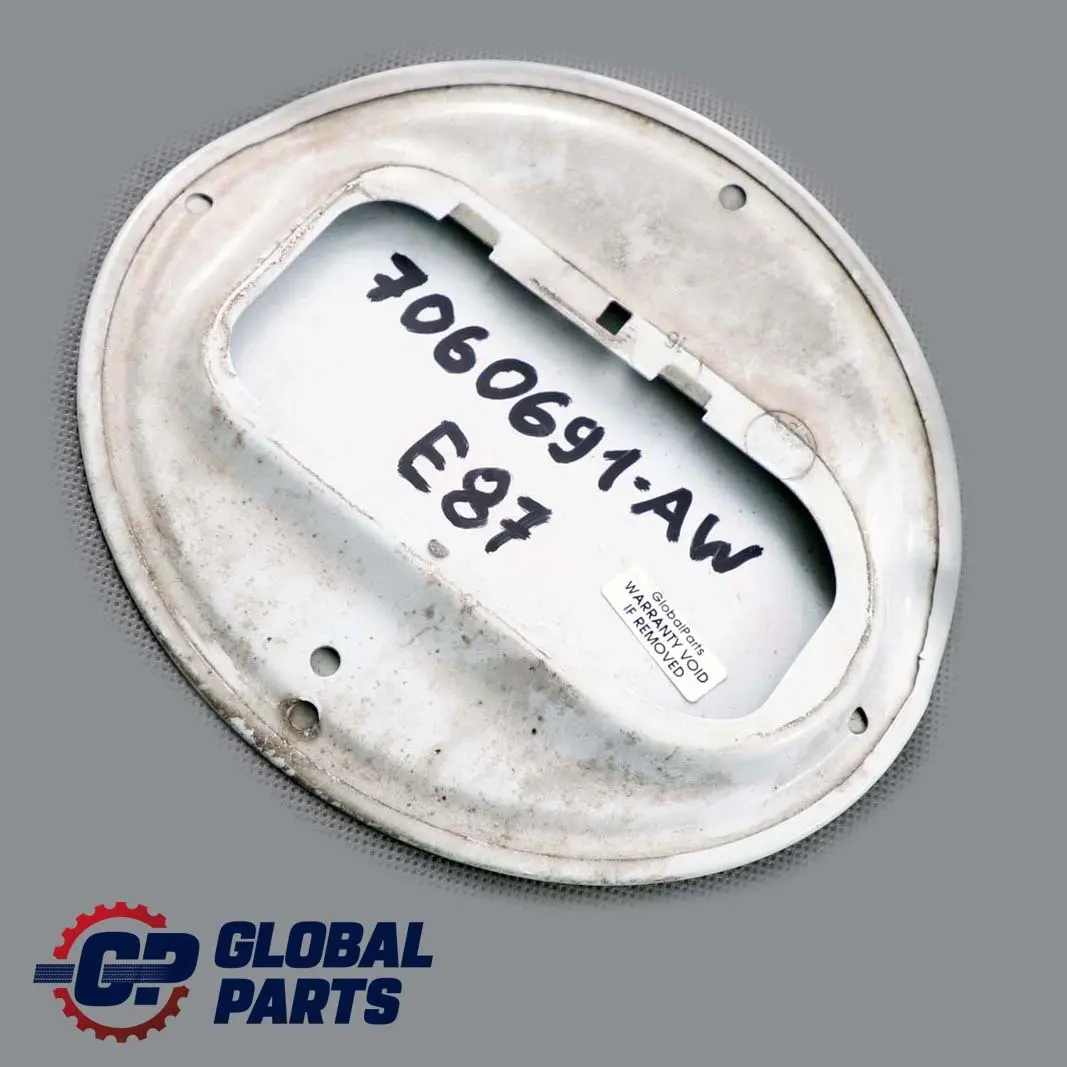 Coperchio sportello riempimento carburante Alpine White per BMW E87 con numero di parte 7060691 BMW E87 Coperchio sportello riempimento carburante Alpine White - SKU 7060691-AW - Numero di parte 7060691