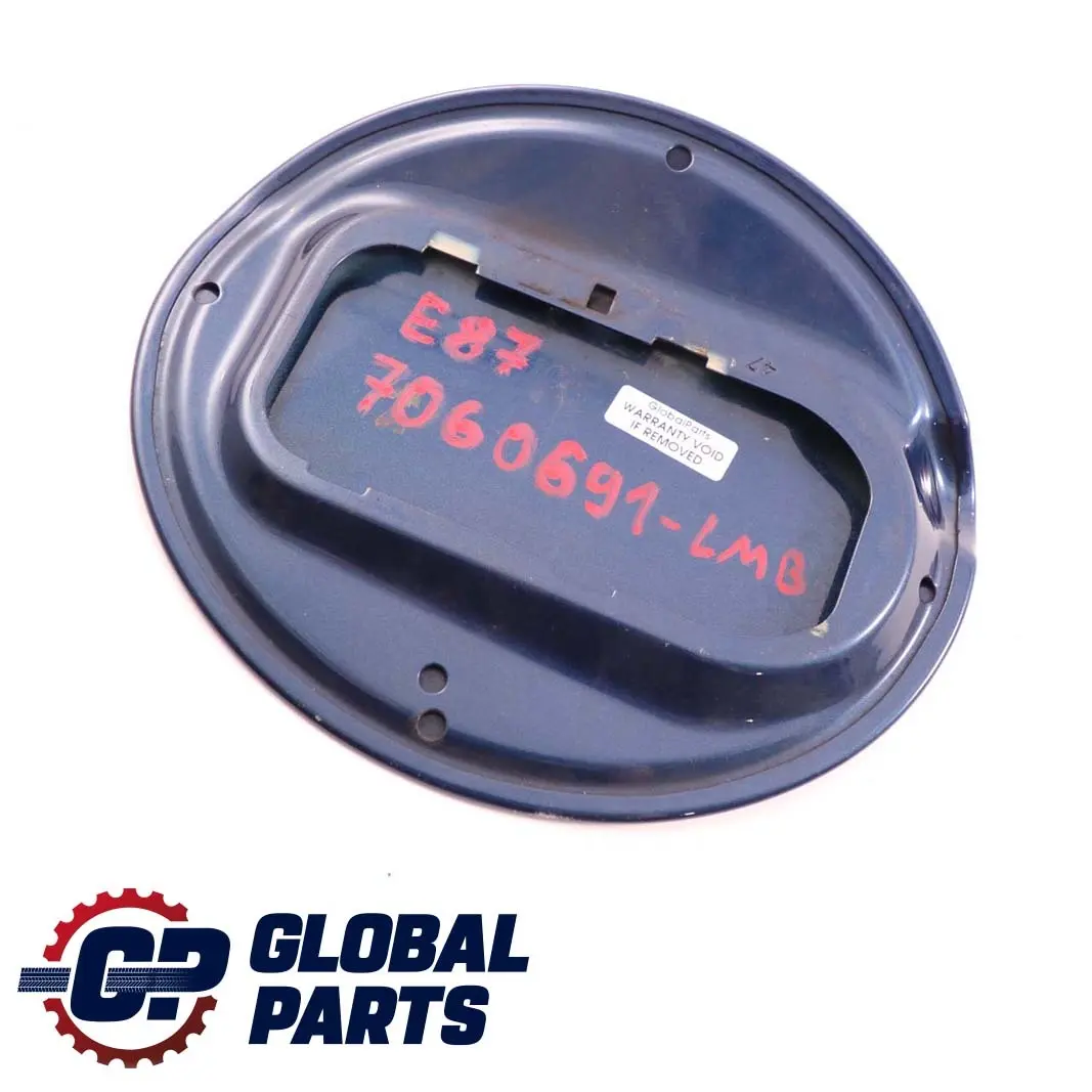 Coperchio sportello riempimento carburante Le Mans Blau Blue per BMW E87 con numero di parte 7060691 BMW E87 Coperchio sportello riempimento carburante Le Mans Blau Blue - SKU 7060691-LMB - Numero di parte 7060691