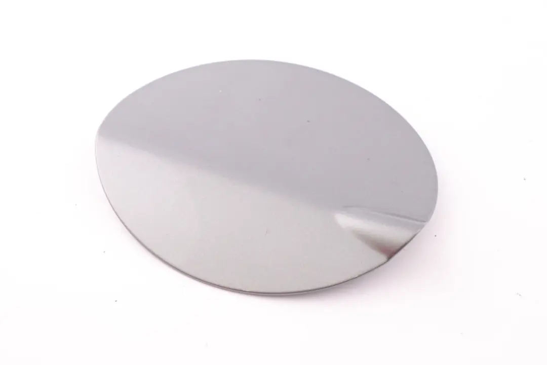 Deckel Space Space Grau Metallic - A52 für BMW E87 LCI Tank mit Teilenummer 7060691 BMW E87 LCI Tank Deckel Space Space Grau Metallic - A52 - SKU 7060691-SCG - Teilenummer 7060691