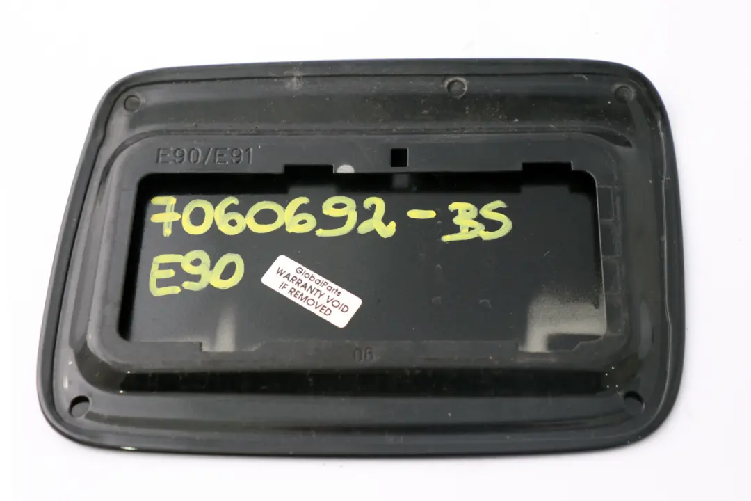 Couvercle Réservoir Carburant Pour BMW E90 E91 LCI Noir Saphir Métallisé - 475 pour à propos du numéro de pièce 7060692 Couvercle Réservoir Carburant Pour BMW E90 E91 LCI Noir Saphir Métallisé - 475 - SKU 7060692-BS - Numéro de pièce 7060692