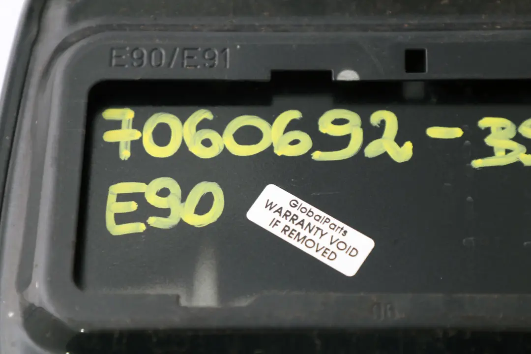 Tapa De Llenado Combustible BMW E90 E91 LCI Color Negro Zafiro Metalizado - 475 para con número de pieza 7060692 Tapa De Llenado Combustible BMW E90 E91 LCI Color Negro Zafiro Metalizado - 475 - SKU 7060692-BS - Número de pieza 7060692
