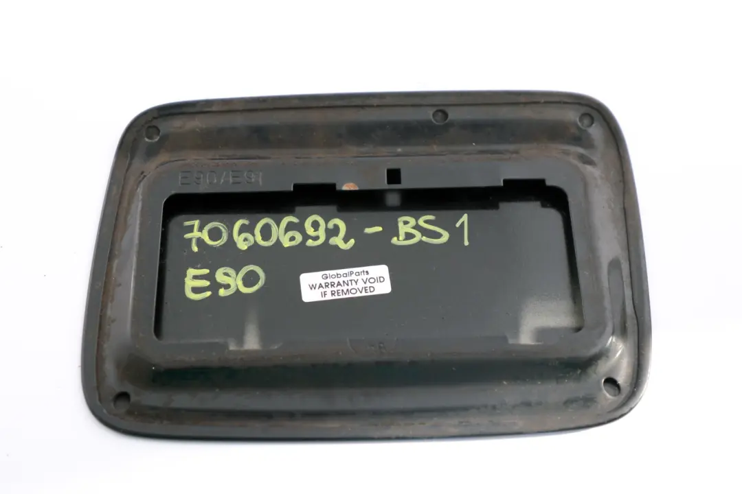 Tapa Combustible Cubierta Negro Zafiro 475 para BMW E90 E91 con número de pieza 7060692 BMW E90 E91 Tapa Combustible Cubierta Negro Zafiro 475 - SKU 7060692-BS1 - Número de pieza 7060692