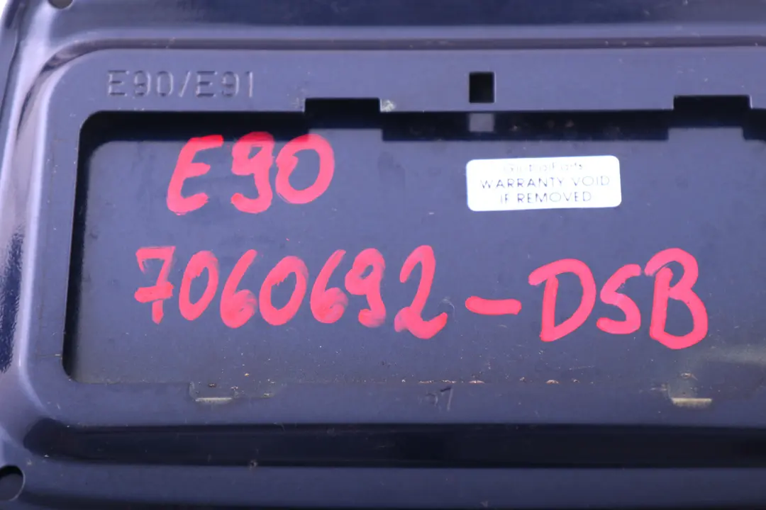 BMW E90 E91 Klapka wlewu paliwa Tiefseeblau - SKU 7060692-DSB - Numer Części 7060692