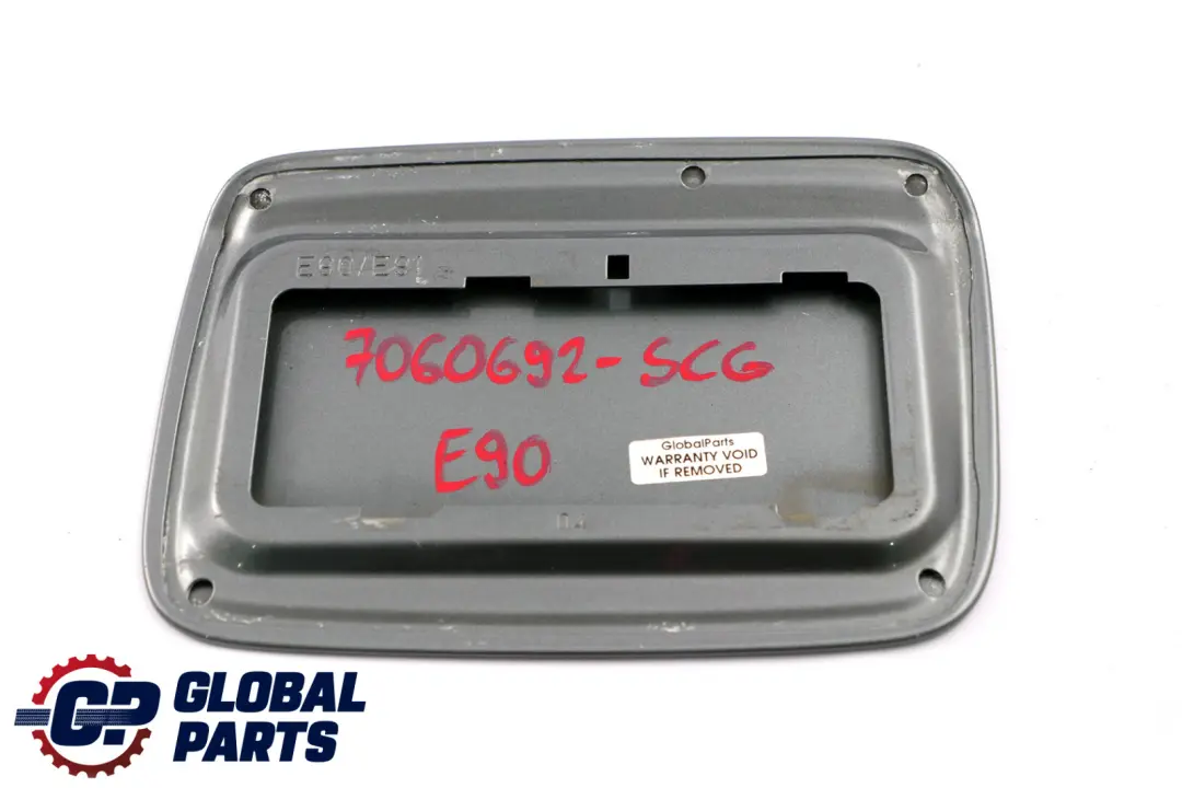 Volet de remplissage de reservoir Gris A52 pour BMW 3 Serie E90 E91 à propos du numéro de pièce 51177060692 BMW 3 Serie E90 E91 Volet de remplissage de reservoir Gris A52 - SKU 7060692-SCG - Numéro de pièce 51177060692