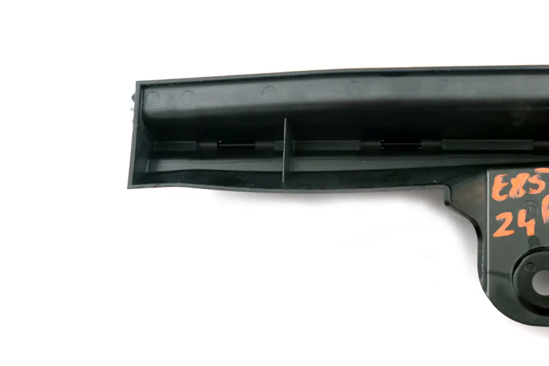 Mocowanie uchwyt dachu dach pojemnik do BMW E85 Z4 o numerze 7060836 BMW E85 Z4 Mocowanie uchwyt dachu dach pojemnik - SKU 7060836 - Numer Części 7060836