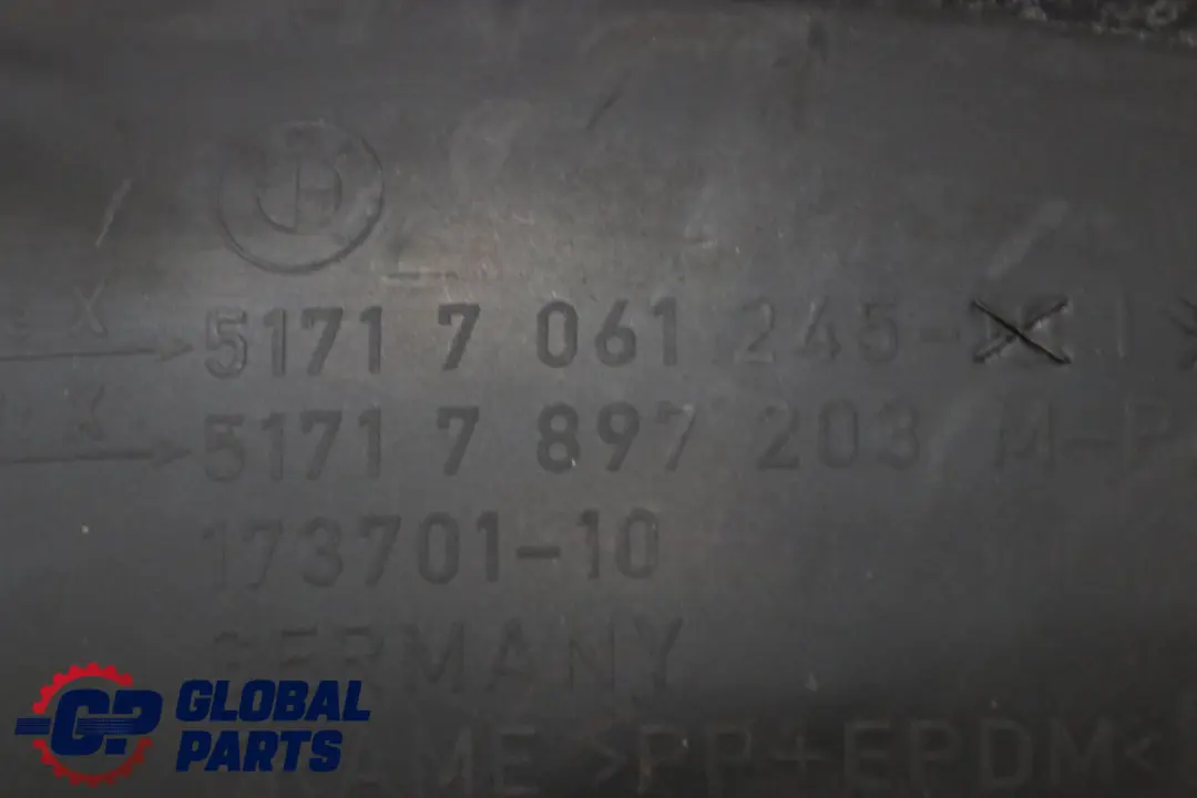 Copripassaruota Paraspruzzi Posteriore Sinistro per BMW E61 Touring con numero di parte 51717061245 BMW E61 Touring Copripassaruota Paraspruzzi Posteriore Sinistro - SKU 7061245 - Numero di parte 51717061245