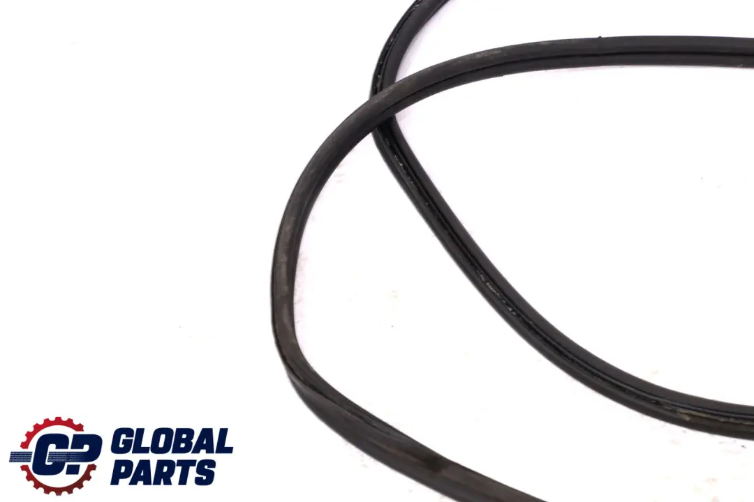 Guarnizione Portellone Posteriore Paraspigoli Gomma Bagagliaio per BMW E61 con numero di parte 7061389 BMW E61 Guarnizione Portellone Posteriore Paraspigoli Gomma Bagagliaio - SKU 7061389 - Numero di parte 7061389