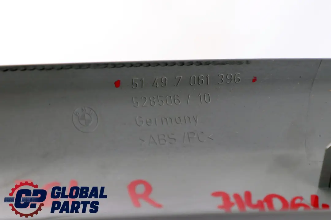 Boot Trunk Lid Right Lateral Trim Panel Grey 7061396 to BMW 5 Series E61 Touring with Part number 7140646 BMW 5 Series E61 Touring Boot Trunk Lid Right Lateral Trim Panel Grey 7061396 - SKU 7061396-1 - Part number 7140646