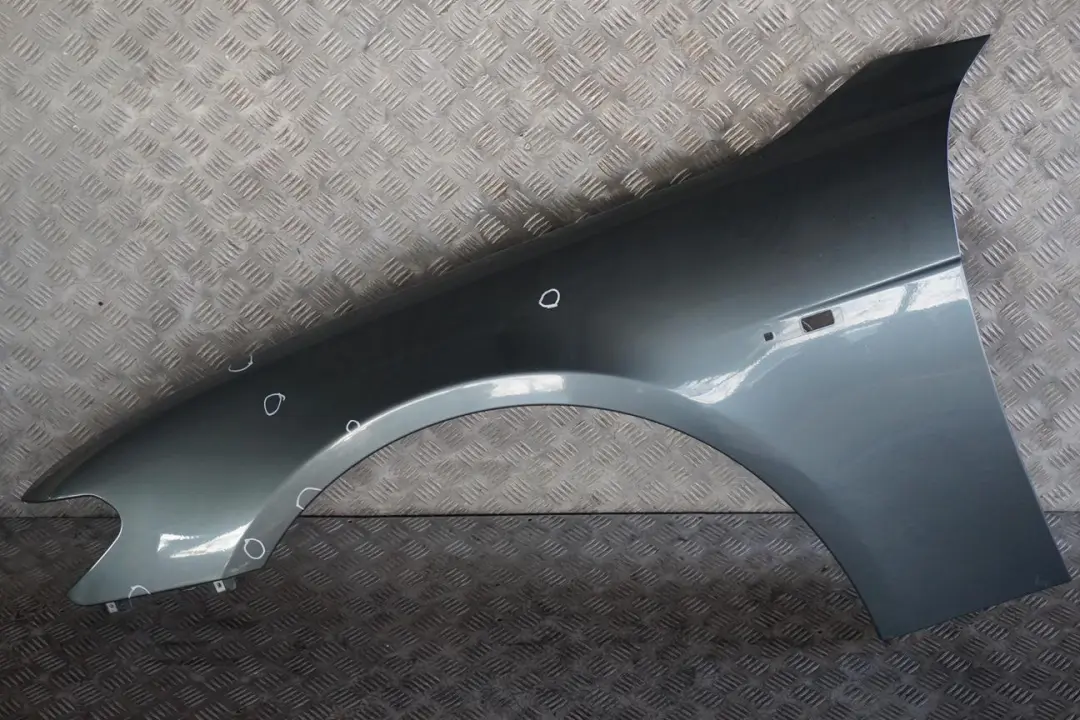 BMW E65 E66 Panel lateral Wing Delantero Izquierdo Titangrau Titan Gris A36 - SKU 7061661-TGR - Número de pieza 7061661