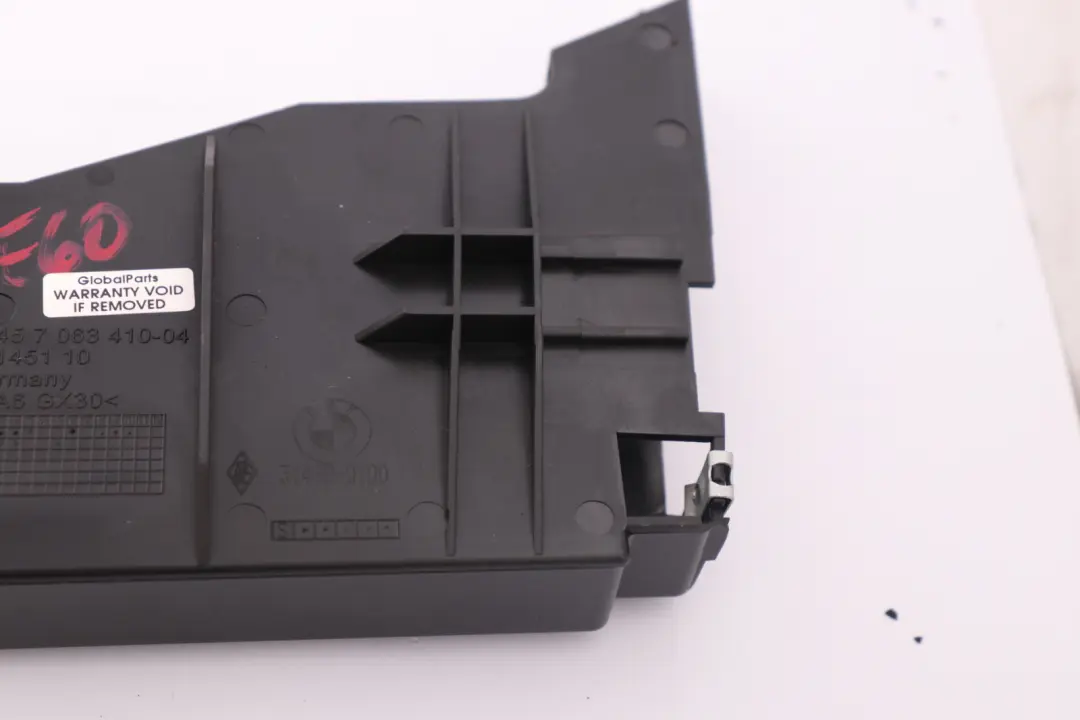 Supporto per portabicchieri interno per BMW E60 E61 con numero di parte 7063410 BMW E60 E61 Supporto per portabicchieri interno - SKU 7063410 - Numero di parte 7063410