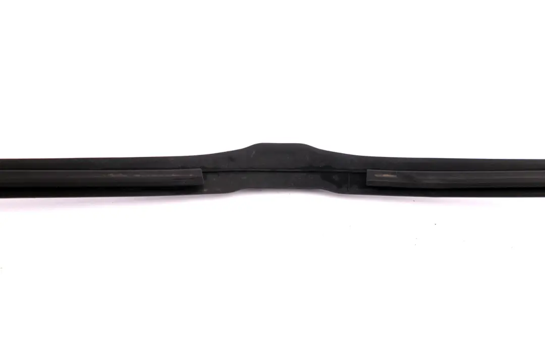 BMW E60 E61 Capó Delantero Panel De Embellecedor De Apoyo Ledge Strip - SKU 7063835 - Número de pieza 7063835