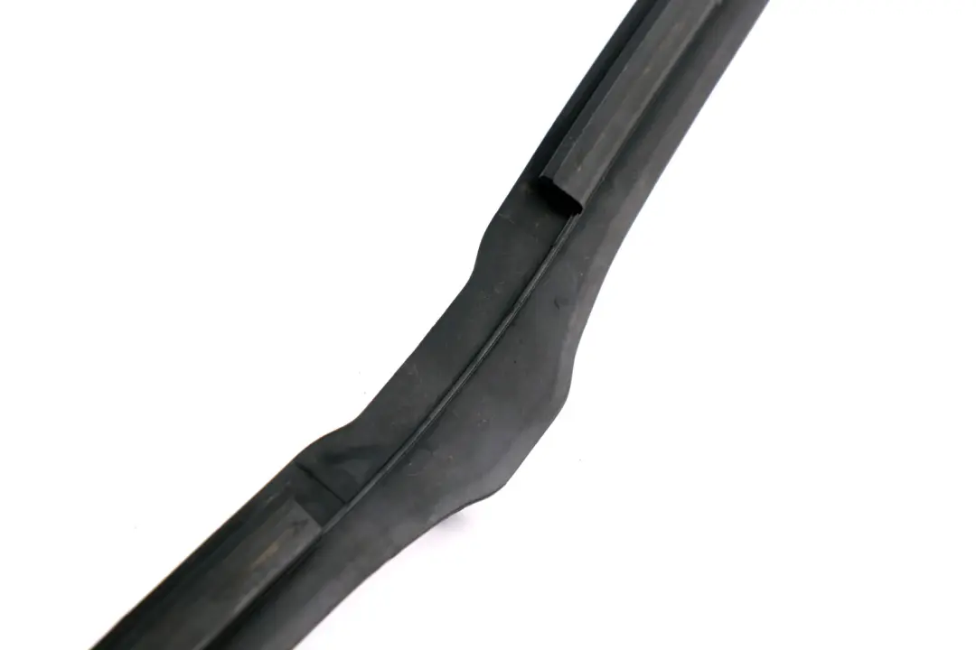 Capó Delantero Panel De Embellecedor De Apoyo Ledge Strip para BMW E60 E61 con número de pieza 7063835 BMW E60 E61 Capó Delantero Panel De Embellecedor De Apoyo Ledge Strip - SKU 7063835 - Número de pieza 7063835