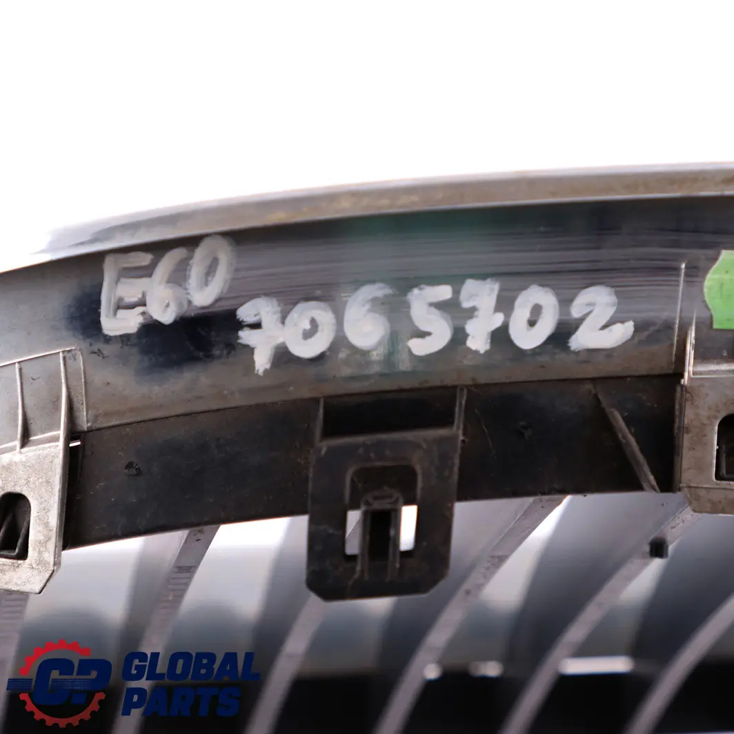 Ziergitter Chromrahmen Rechts 5113 für BMW 5 er E60 E61 LCI mit Teilenummer 7065702 BMW 5 er E60 E61 LCI Ziergitter Chromrahmen Rechts 5113 - SKU 7065702 - Teilenummer 7065702