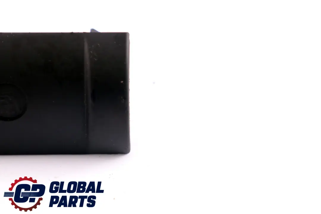 BMW E60 Plastik Panel Osłona Fotela Tył Isofix Czarny - SKU 7065880 - Numer Części 7135818