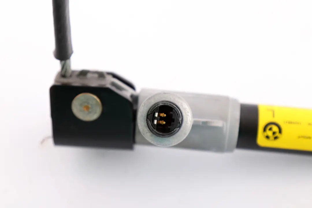 Reihe E60 E61 Untergurt mit Gurtstrammer Hinten Links für BMW 5 mit Teilenummer 7065887 BMW 5 Reihe E60 E61 Untergurt mit Gurtstrammer Hinten Links - SKU 7065887 - Teilenummer 7065887