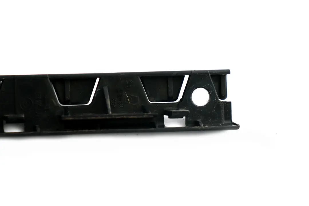 Stützleiste BMW E60 E61 Links Seitenschwellerverkleidung für mit Teilenummer 7066227 Stützleiste BMW E60 E61 Links Seitenschwellerverkleidung - SKU 7066227 - Teilenummer 7066227