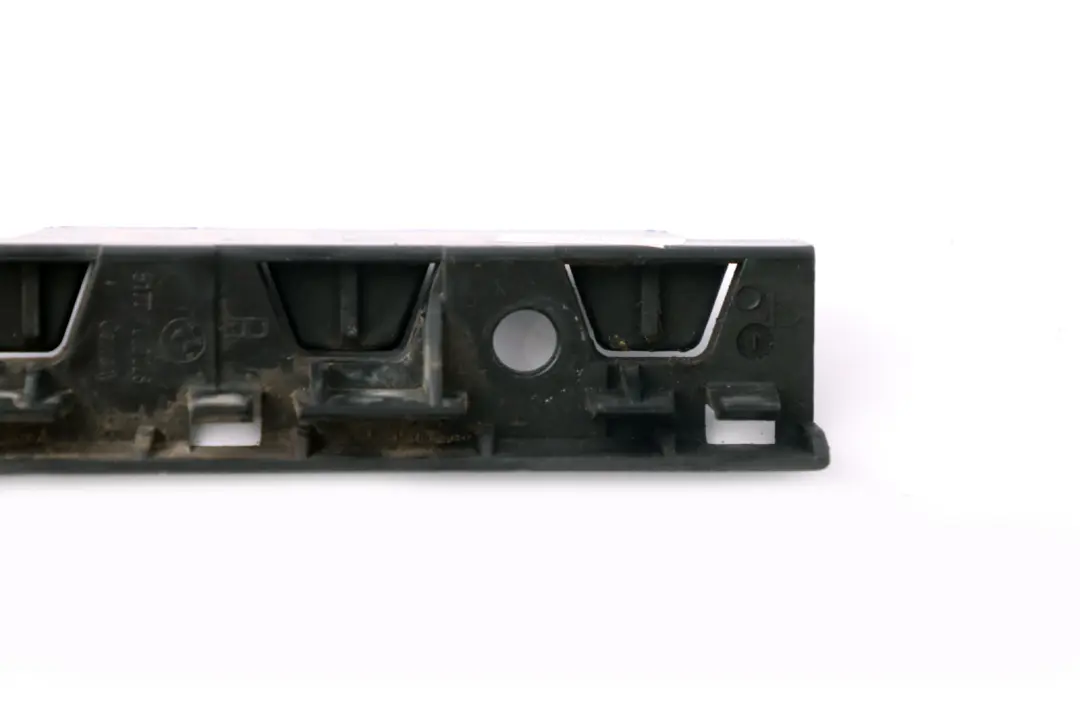 BMW E60 E61 Supporto Guarnizione Parafango Anteriore Destro - SKU 7066228 - Numero di parte 7066228
