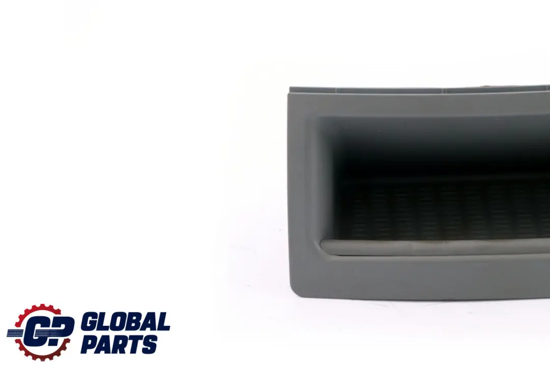 Mittelkonsole Fond Ablagefach Grau für BMW E60 E61 LCI mit Teilenummer 7066359 BMW E60 E61 LCI Mittelkonsole Fond Ablagefach Grau - SKU 7066359 - Teilenummer 7066359