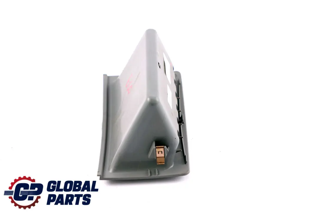 Inserto vassoio portaoggetti centrale posteriore Grigio per BMW E60 E61 LCI con numero di parte 7066359 BMW E60 E61 LCI Inserto vassoio portaoggetti centrale posteriore Grigio - SKU 7066359 - Numero di parte 7066359