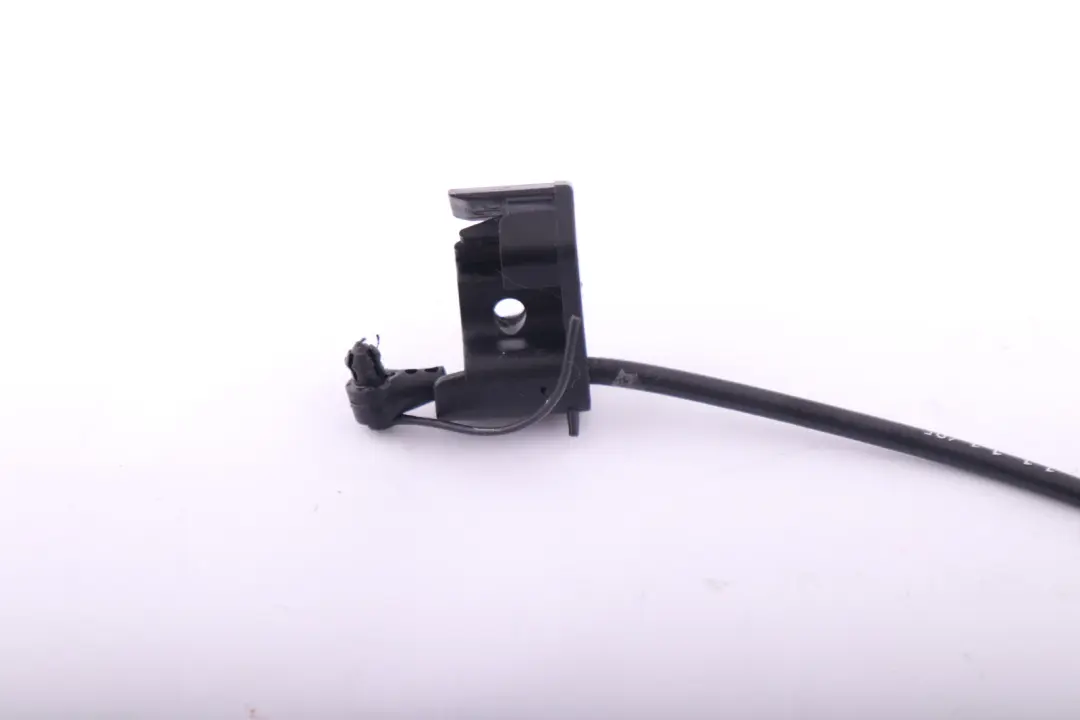 Verrouillage du couvercle de coffre avec câble Bowden pour BMW E63 E64 E86 à propos du numéro de pièce 7066567 BMW E63 E64 E86 Verrouillage du couvercle de coffre avec câble Bowden - SKU 7066567 - Numéro de pièce 7066567