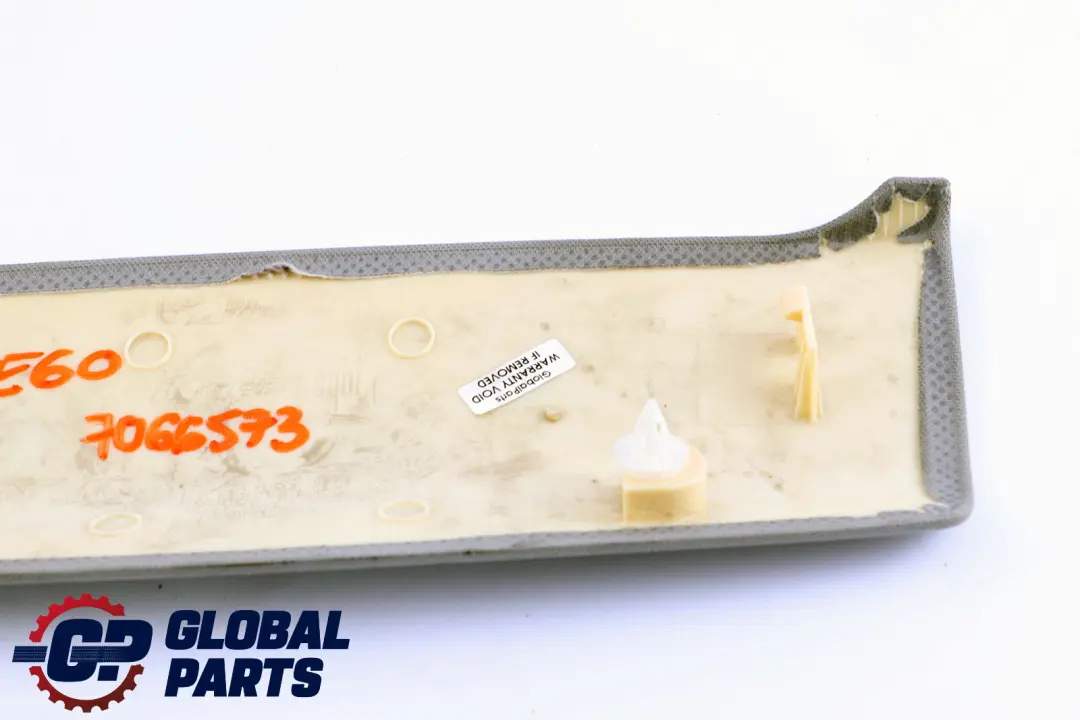 Osłona Zaślepka Światła Stop Szara do BMW E60 o numerze 7066573 BMW E60 Osłona Zaślepka Światła Stop Szara - SKU 7066573 - Numer Części 7066573