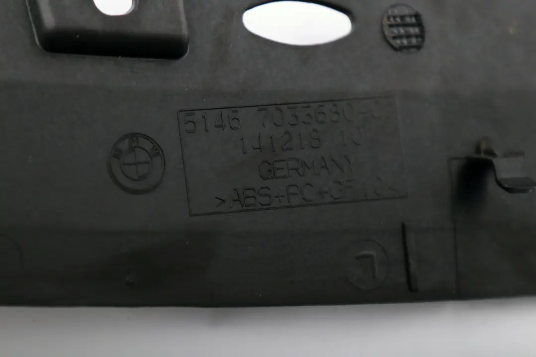 BMW 5 er E60 Entlüftungsgitter Ablegeboden Lüftungsgitter Schwarz 7033680 - SKU 7066581 - Teilenummer 7066581