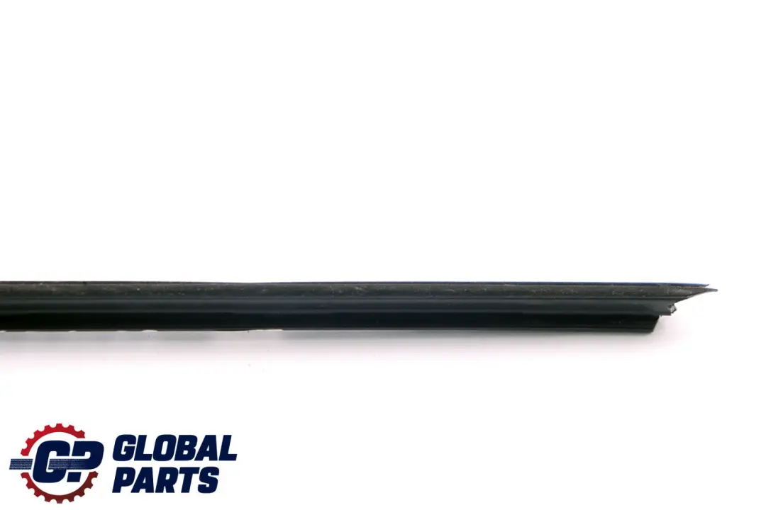 Cubierta Canal Ventana Interior Delantera Izquierda para BMW E87 con número de pieza 51337066603 BMW E87 Cubierta Canal Ventana Interior Delantera Izquierda - SKU 7066603 - Número de pieza 51337066603