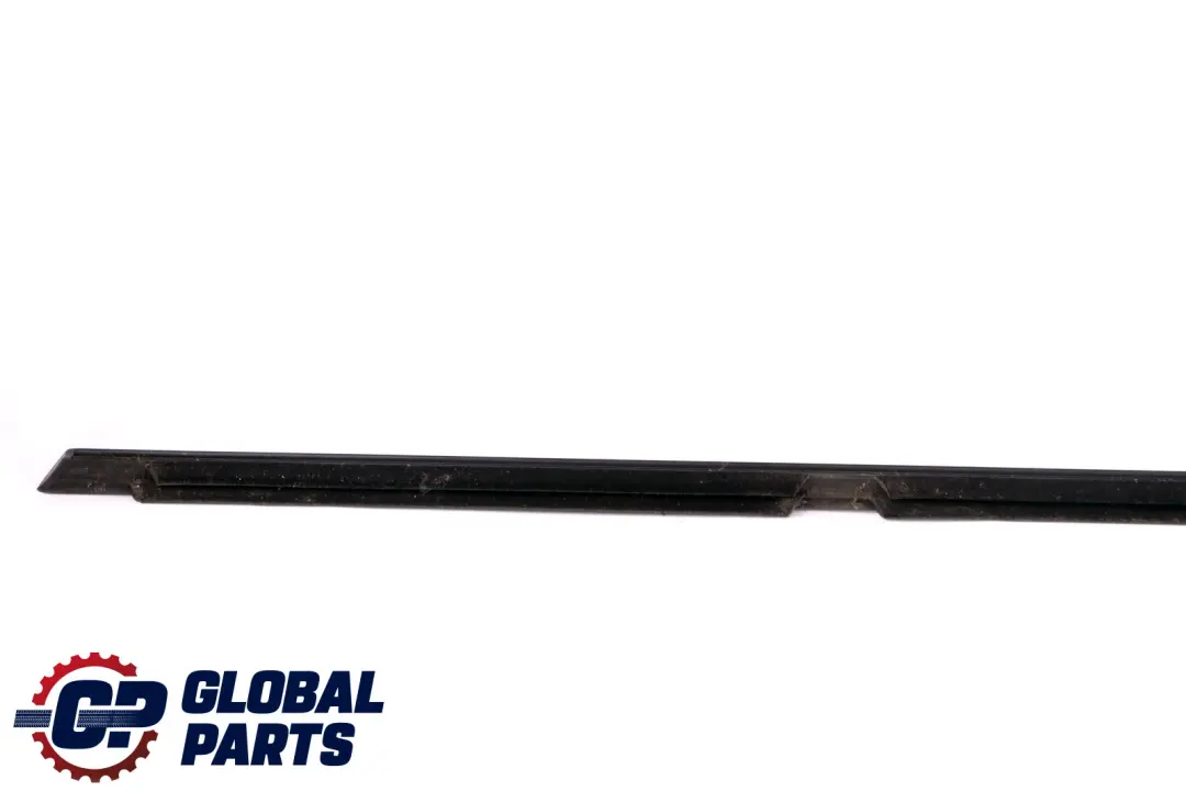 Outer Weatherstrip Rear Right Door O/S to BMW 1 Series E87 LCI with Part number 7066608 BMW 1 Series E87 LCI Outer Weatherstrip Rear Right Door O/S - SKU 7066608 - Part number 7066608