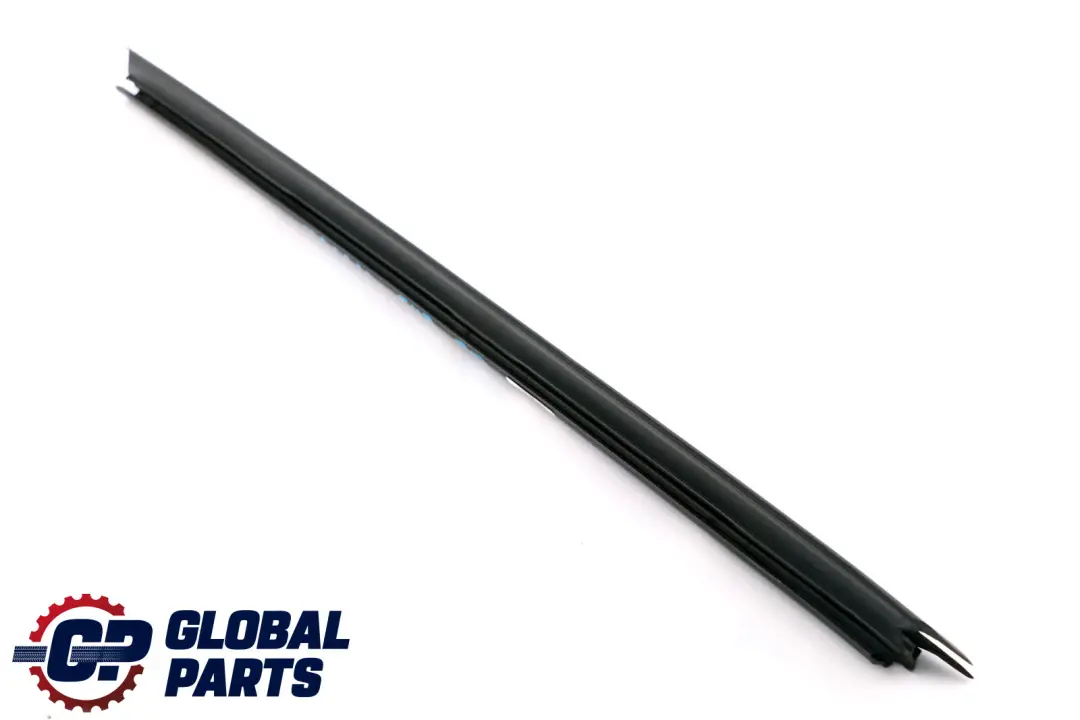 Porta Posteriore Interna Destra Copertura Canale Finestra per BMW E87 con numero di parte 7066610 BMW E87 Porta Posteriore Interna Destra Copertura Canale Finestra - SKU 7066610 - Numero di parte 7066610