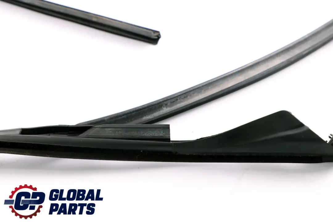 BMW 1 Series E87 Window Guide Right Front Door Seal O/S - SKU 7066614 - Part number 7066614