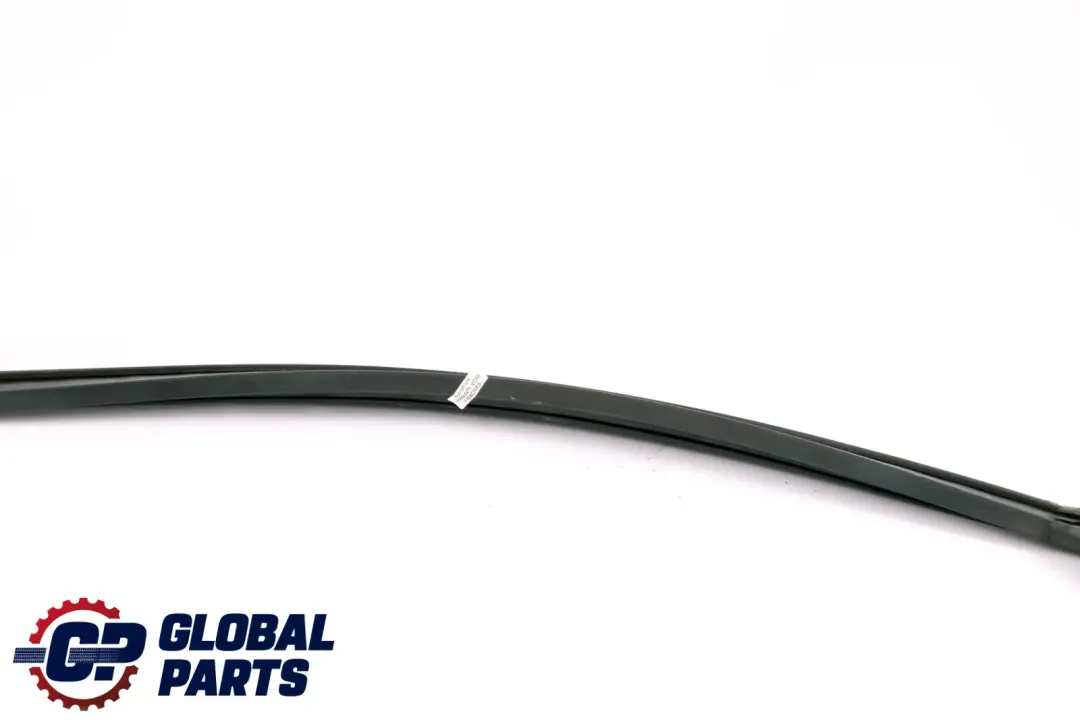 Window Guide Right Front Door Seal O/S to BMW 1 Series E87 with Part number 7066614 BMW 1 Series E87 Window Guide Right Front Door Seal O/S - SKU 7066614 - Part number 7066614