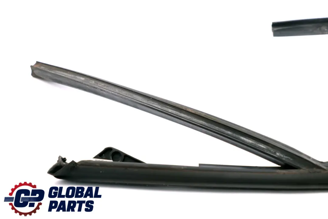 BMW E87 Guia De Ventana Sello Puerta Delantera Derecha - SKU 7066614 - Número de pieza 7066614