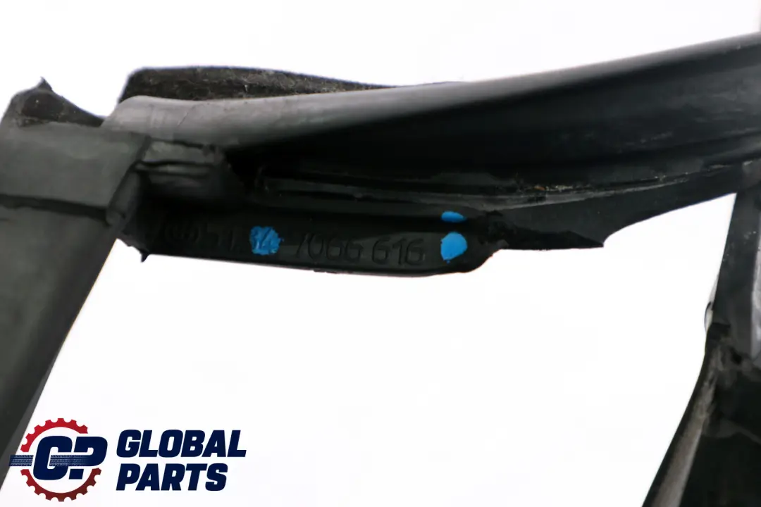BMW E87 Guarnizione Guida Finestra Porta posteriore destra Telaio Gomma - SKU 7066616 - Numero di parte 7066616