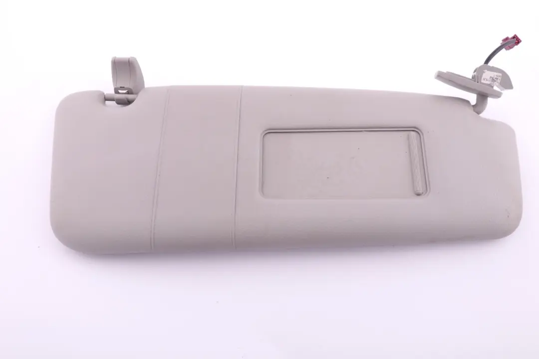 Osłona Przeciwsłoneczna Prawa Szara do BMW E60 E61 o numerze 7066650 BMW E60 E61 Osłona Przeciwsłoneczna Prawa Szara - SKU 7066650 - Numer Części 7066650