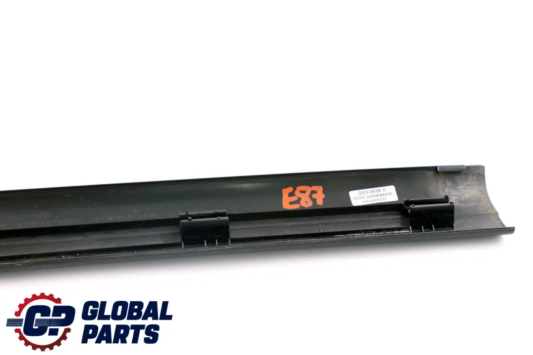 Tapa Tira Entrada Delantera Schwarz Negro para BMW E87 E87N con número de pieza 7126292 BMW E87 E87N Tapa Tira Entrada Delantera Schwarz Negro - SKU 7066975 - Número de pieza 7126292
