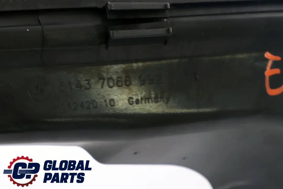 Liston Umbral Puerta Trasera Derecha 5147 5143 para BMW E90 E91 LCI con número de pieza 7146346 BMW E90 E91 LCI Liston Umbral Puerta Trasera Derecha 5147 5143 - SKU 7066992 - Número de pieza 7146346