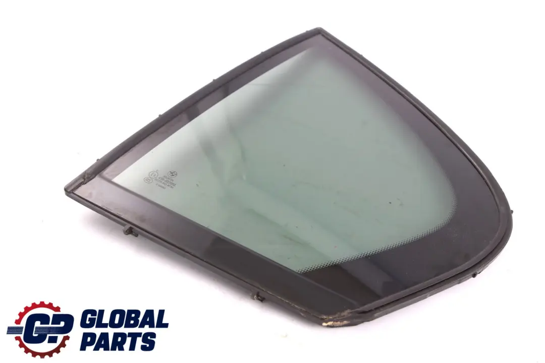 Ventana Lateral Fija Izquierda Puerta Trasera AS3 para BMW 5 E60 con número de pieza 7067061 BMW 5 E60 Ventana Lateral Fija Izquierda Puerta Trasera AS3 - SKU 7067061 - Número de pieza 7067061