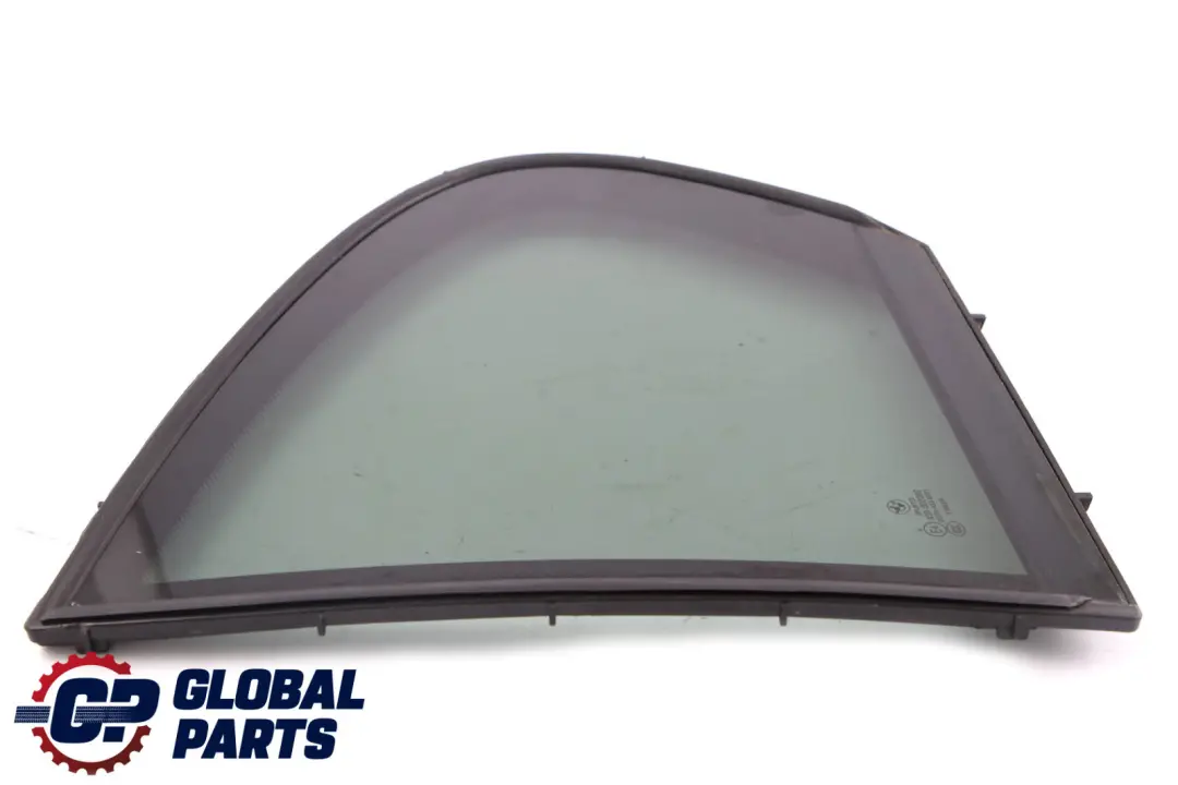 Ventana Lateral Fija Izquierda Puerta Trasera AS3 para BMW 5 E60 con número de pieza 7067061 BMW 5 E60 Ventana Lateral Fija Izquierda Puerta Trasera AS3 - SKU 7067061 - Número de pieza 7067061