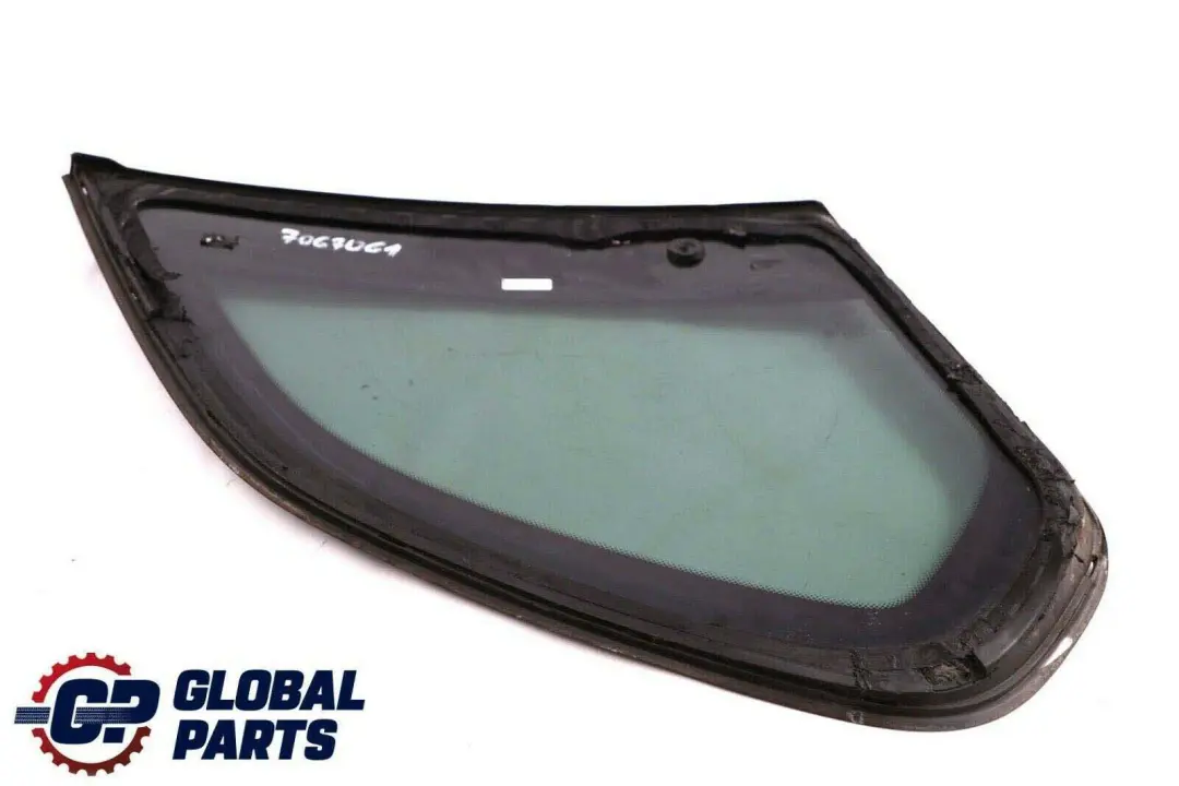 Ventana Lateral Fija Izquierda Puerta Trasera AS3 para BMW 5 E60 con número de pieza 7067061 BMW 5 E60 Ventana Lateral Fija Izquierda Puerta Trasera AS3 - SKU 7067061 - Número de pieza 7067061