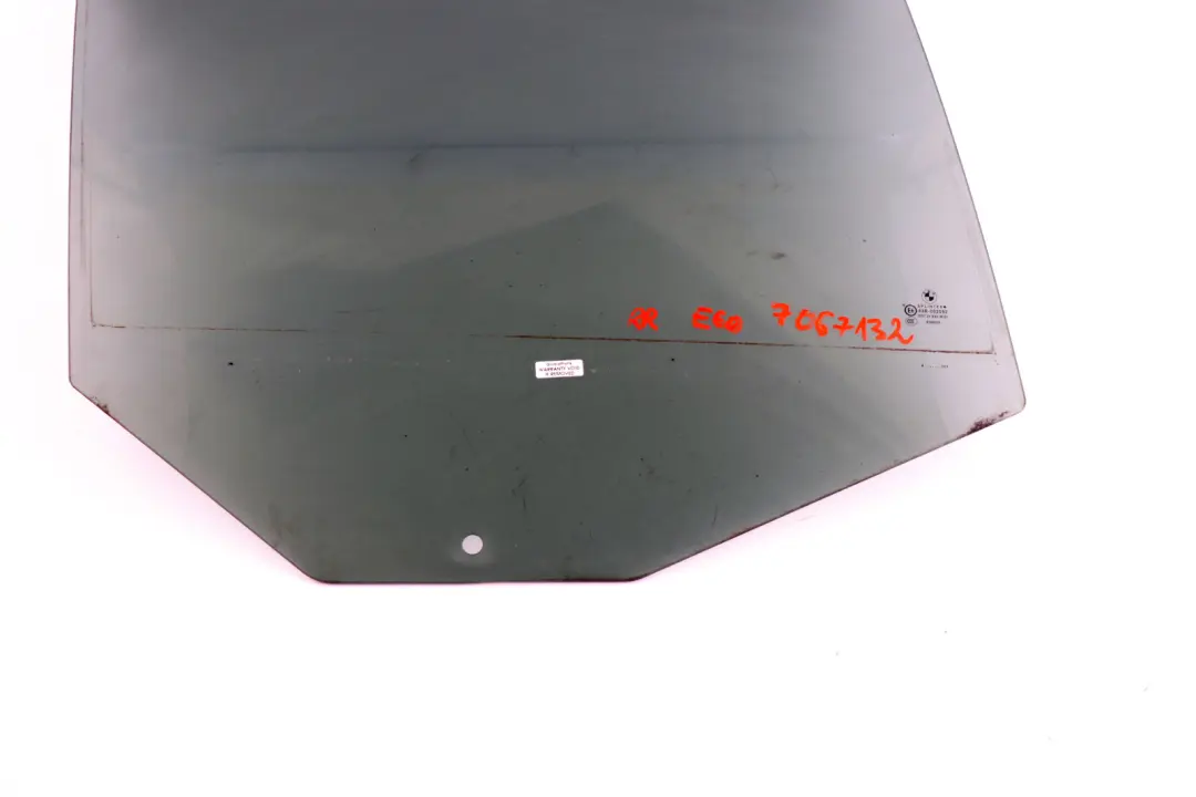 Vitre Laterale Verte de la Berline Porte Arriere Droite AS3 pour BMW E60 à propos du numéro de pièce 7067132 BMW E60 Vitre Laterale Verte de la Berline Porte Arriere Droite AS3 - SKU 7067132 - Numéro de pièce 7067132