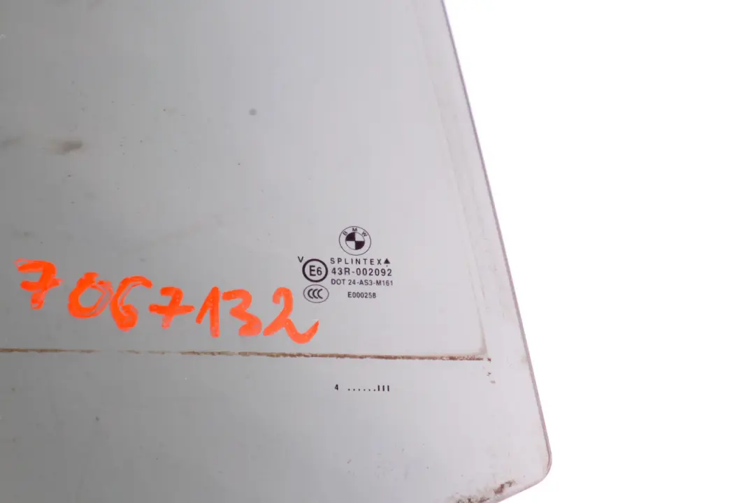 Vitre Laterale Verte de la Berline Porte Arriere Droite AS3 pour BMW E60 à propos du numéro de pièce 7067132 BMW E60 Vitre Laterale Verte de la Berline Porte Arriere Droite AS3 - SKU 7067132 - Numéro de pièce 7067132