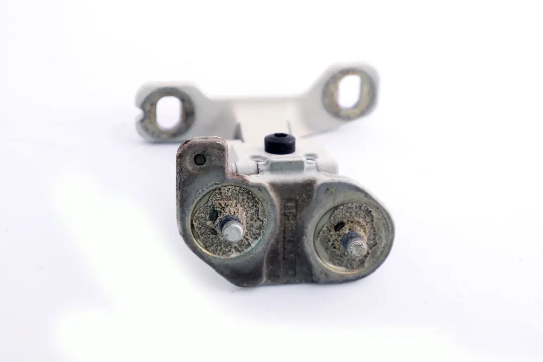 Scharnier Heckklappe Rechts Weiß für BMW 1 er E81 E87 E87N LCI mit Teilenummer 7067220 BMW 1 er E81 E87 E87N LCI Scharnier Heckklappe Rechts Weiß - SKU 7067220-2 - Teilenummer 7067220